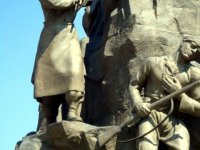 Kastamonu Atatürk ve Şerife Bacı Anıtı