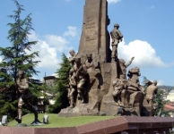 Kastamonu Atatürk ve Şerife Bacı Anıtı